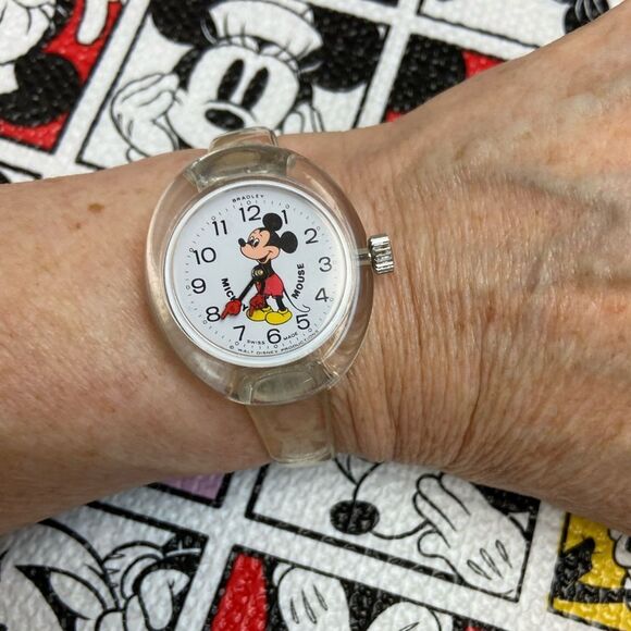 Vintage 70s Bradley x Disney Clear Acrylic Mickey Mouse Bubble Watch Manual Wind - Picture 9 of 17
